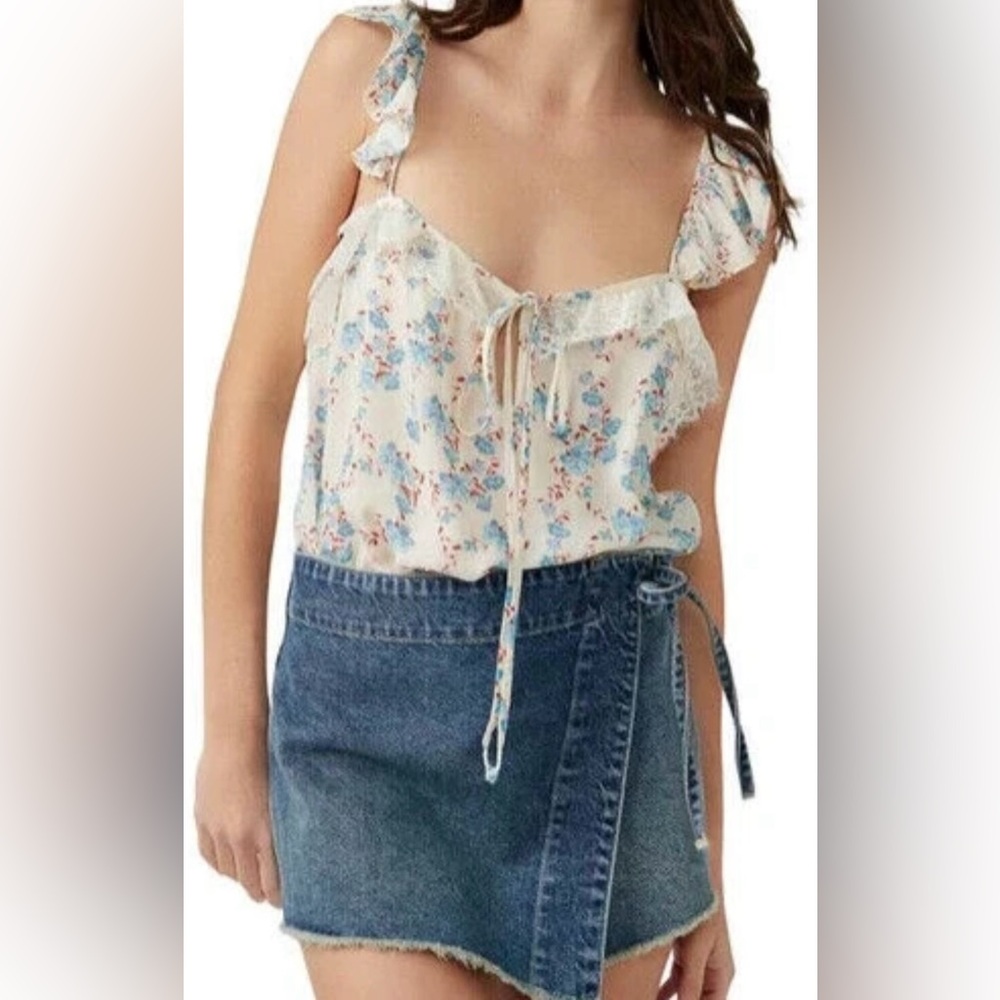 NWOT Intimately Free People Take It Away‎ Floral Bodysuit. Size Medium.